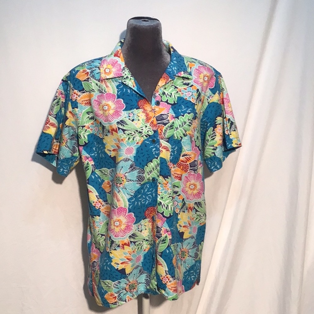 🌼Vintage 80’s🌼 Basic Essentials floral camp shirt size small